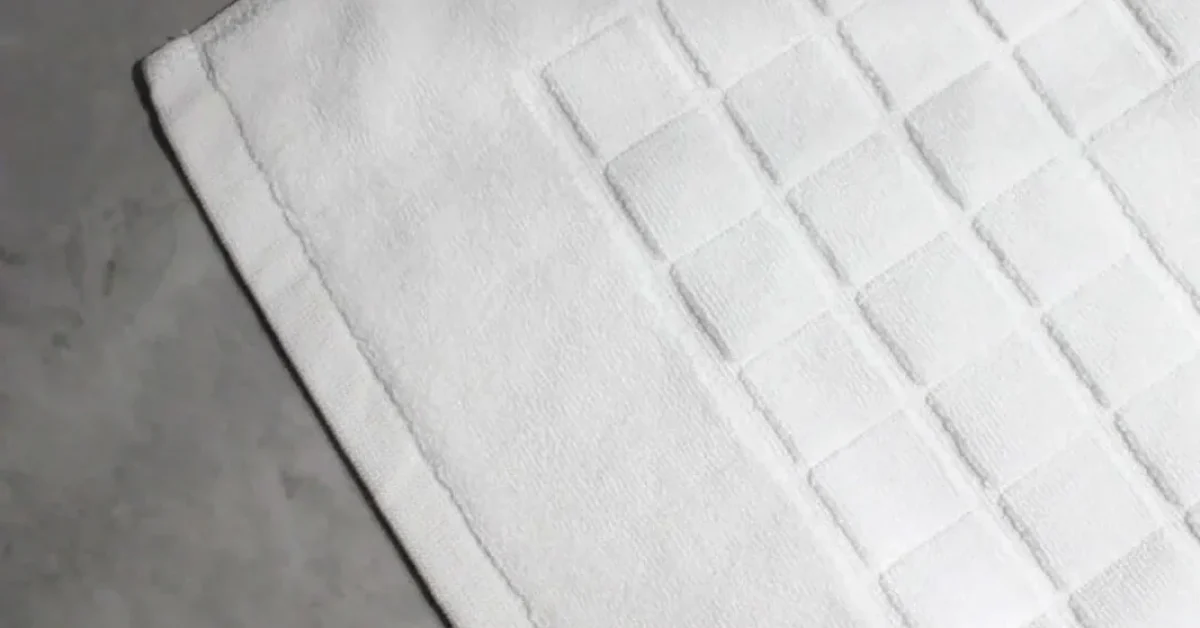 pegasus-textiles-checkerboard-bath-mat-pegasus-group-uk-29187251601631_1066x (1)
